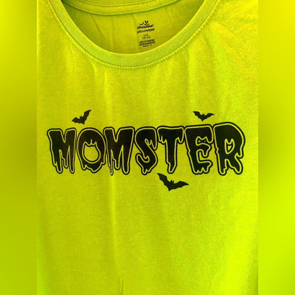 MOMSTER T-shirt